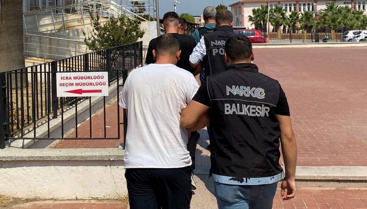 balikesirde narkotik operasyonu 5 supheli tutuklandi nCfJAgZA