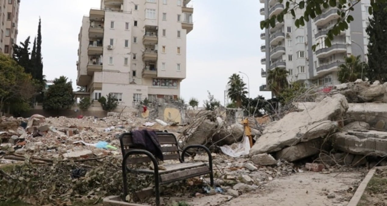 deprem davasi sanigi 135 yilla tutuksuz yargilaniyor cqsi7yrT