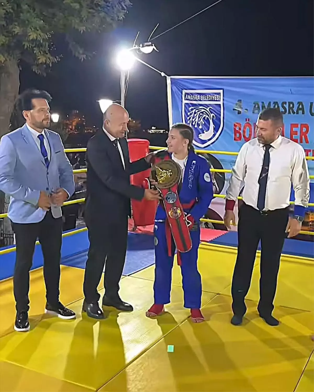 ipsalaya yeni hasta nakil araci HtjVh1K2