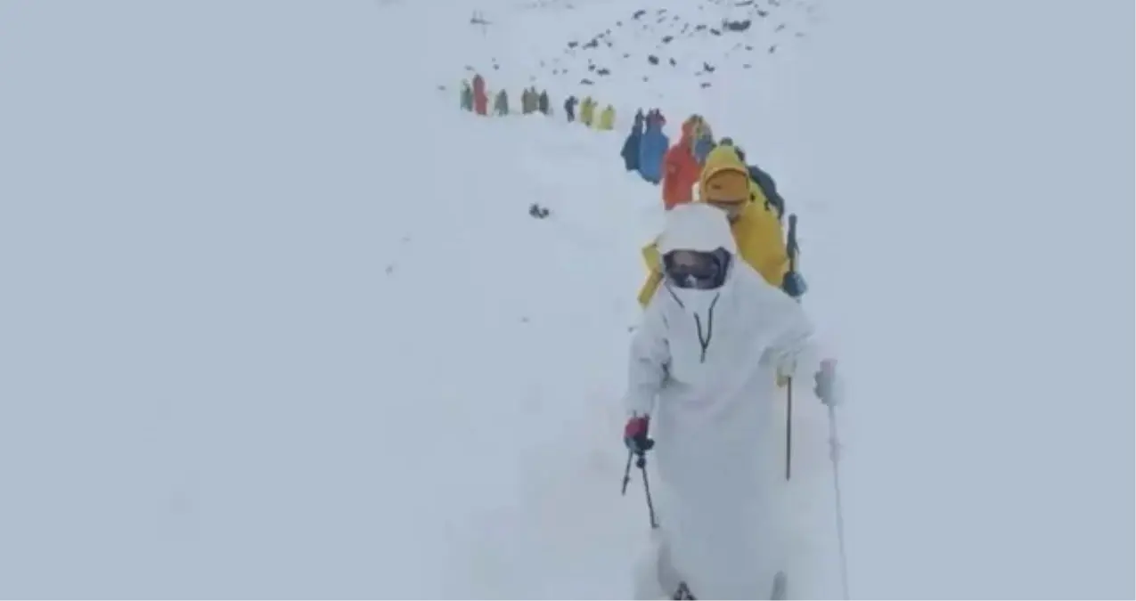 everestte kar firtinasinda mahsur kalan bin dagci kurtarildi mi everest kar firtinasinda olu ya da yarali var mi 4BaufVCB