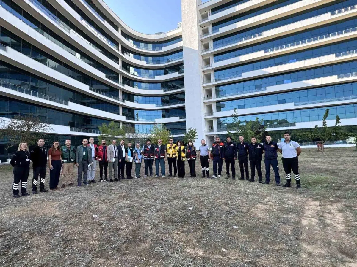 mugla egitim ve arastirma hastanesi afet tatbikatini basariyla tamamladi 2DJSScg3