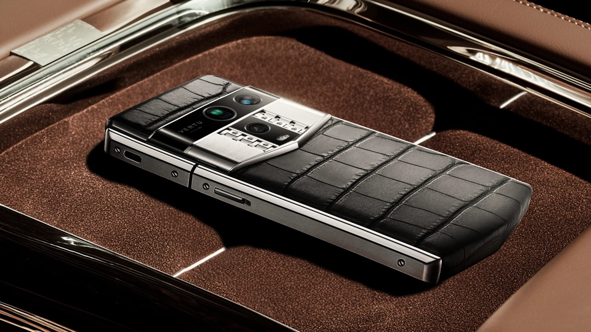 uzanlarin sahibi oldugu vertu yapay zek ile luksu birlestirdi vertu agent q ia7ElaXU.jpg