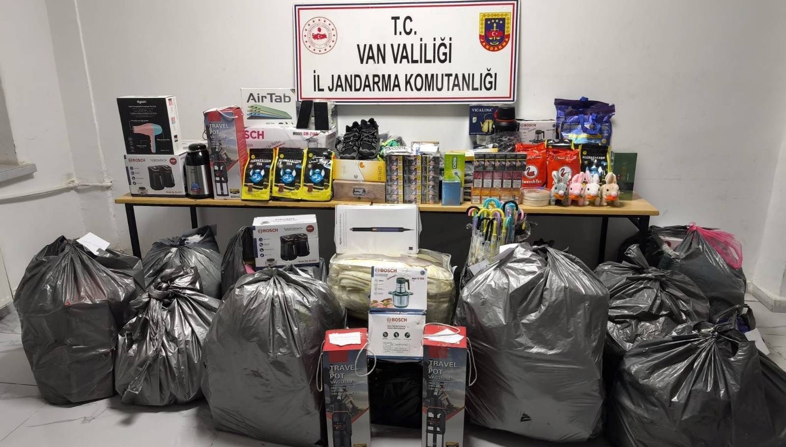 vanda gumruk kacagi malzeme ele gecirildi vhx6KYOp.jpg